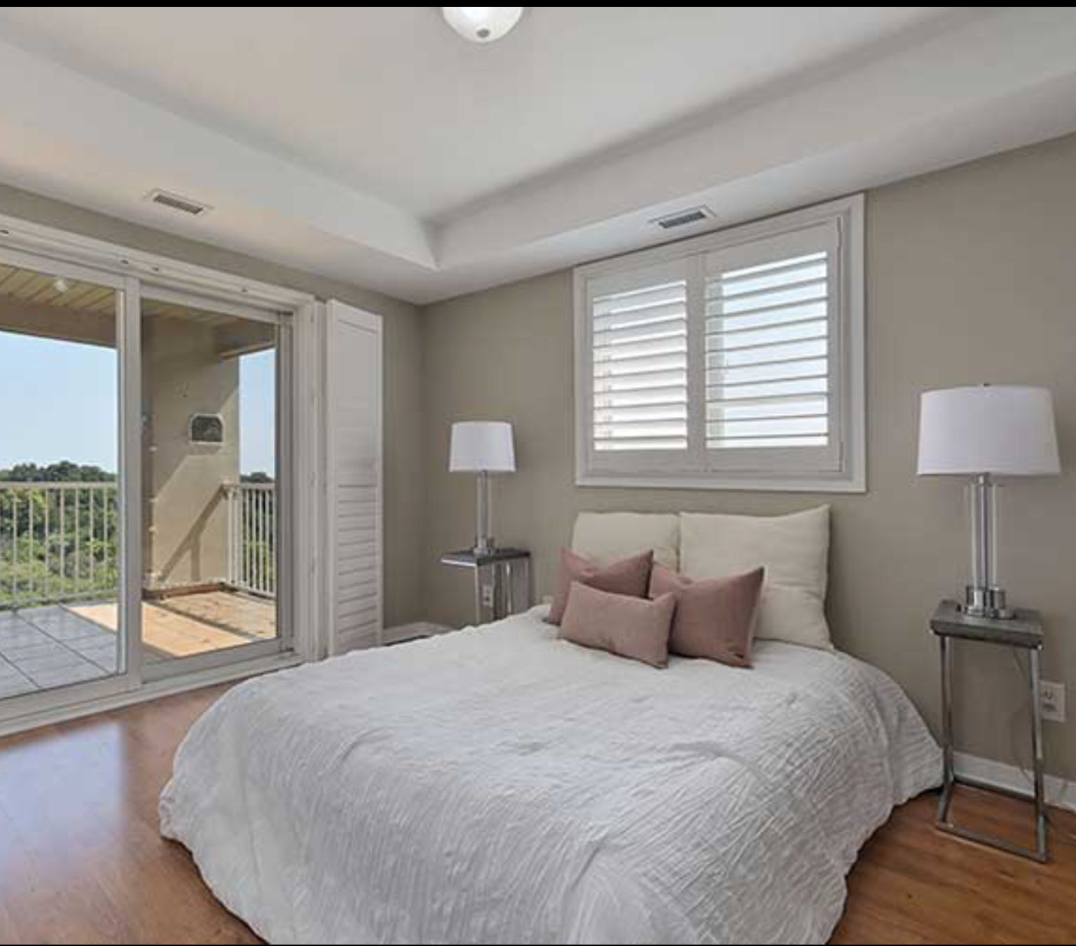 6 Dayspring Circle. 2 Bedrooms, 2 Bathrooms, 2 Parking
