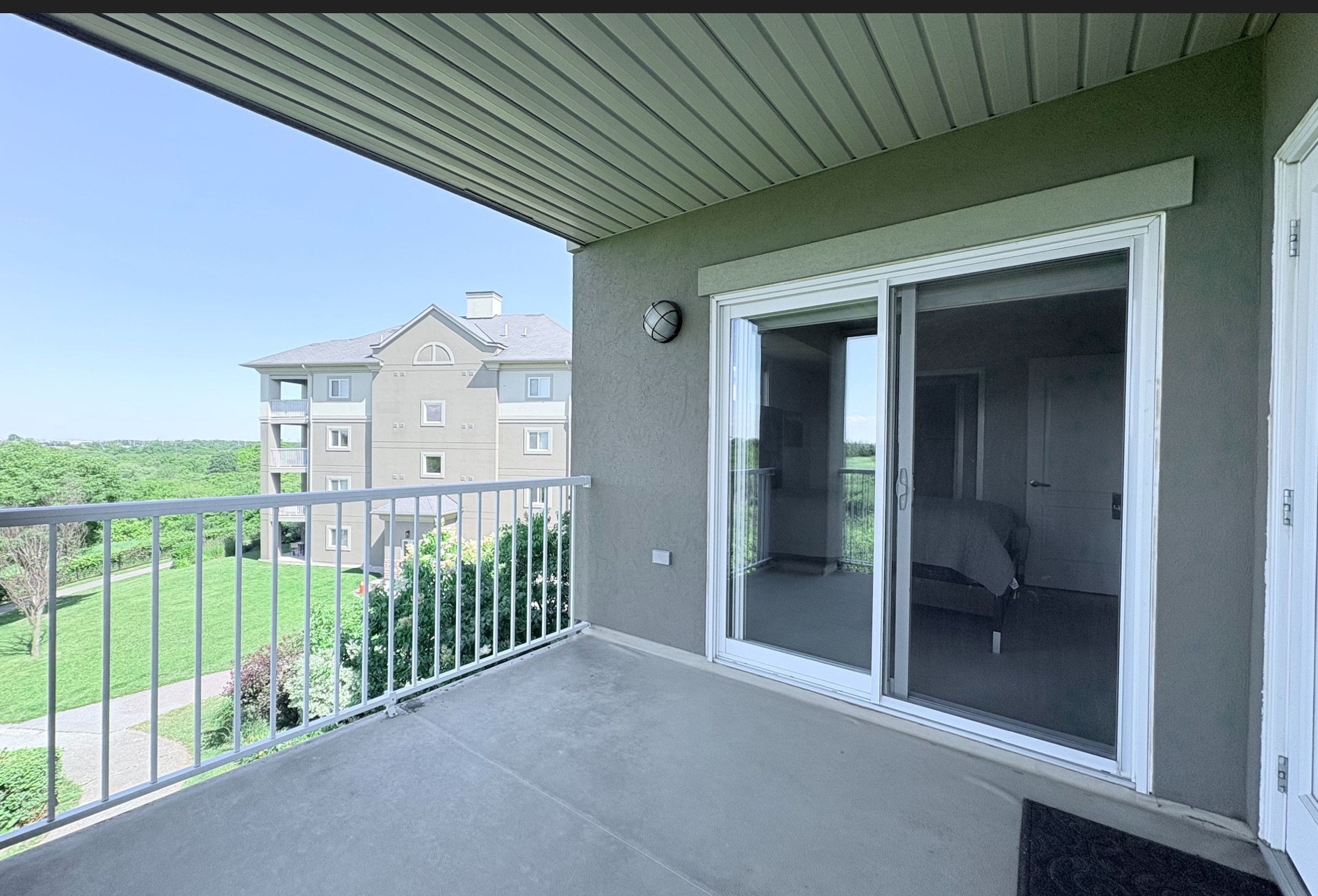 6 Dayspring Circle. 2 Bedrooms, 2 Bathrooms, 2 Parking