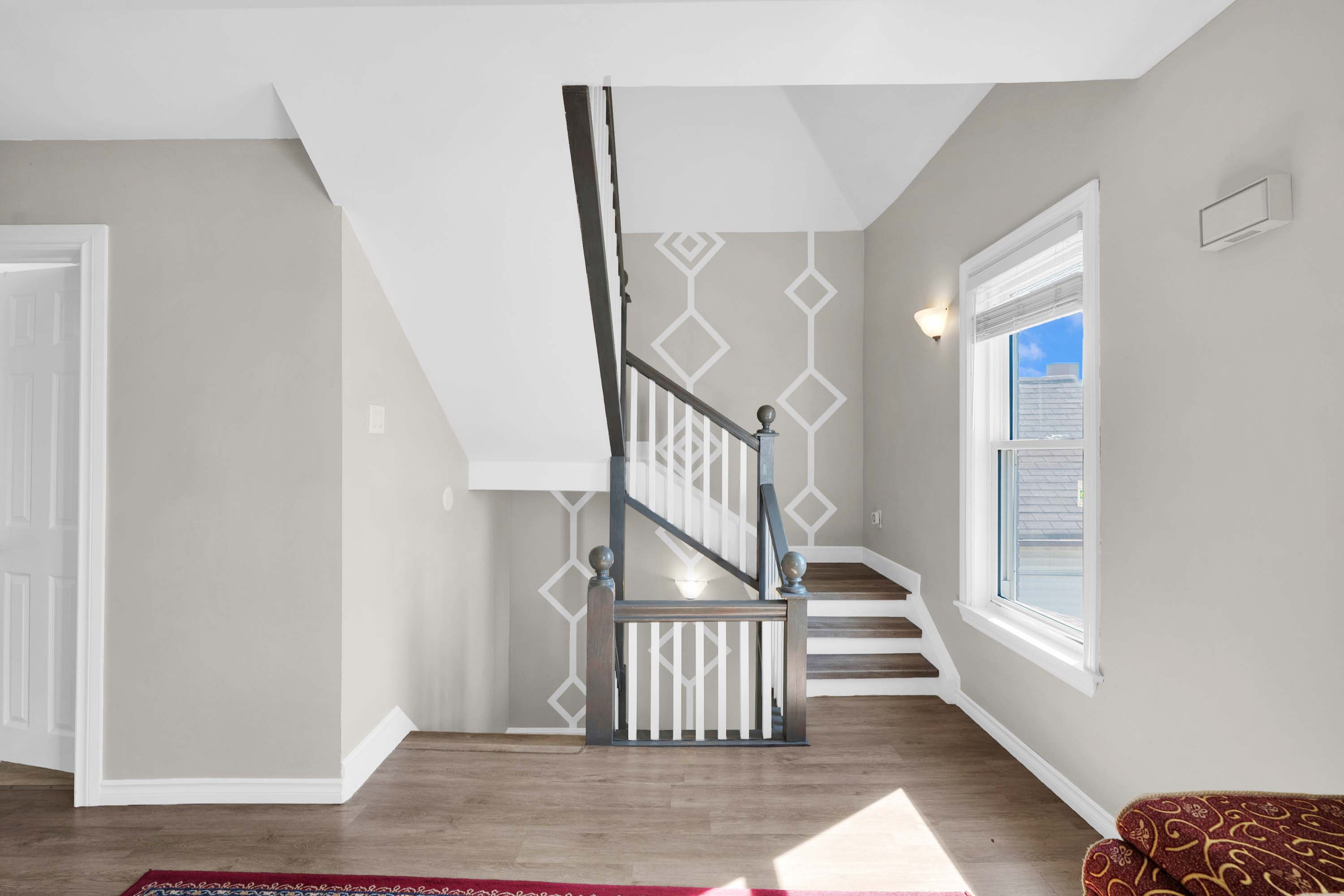 48 BROCK ST E
