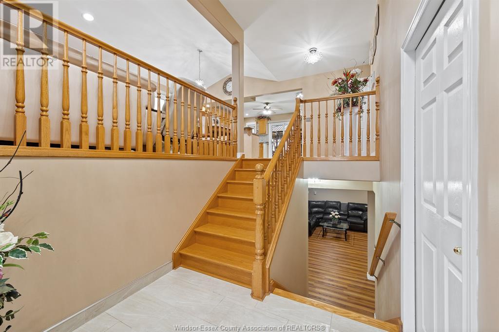 1081 MONARCH MEADOWS DRIVE — photo 4 of 21