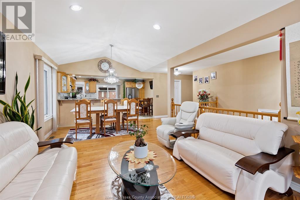 1081 MONARCH MEADOWS DRIVE — photo 6 of 21