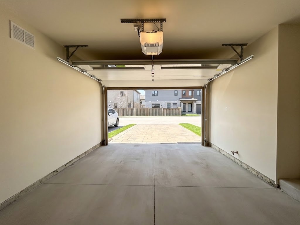 3400 CASTLE ROCK PL — photo 5 of 37