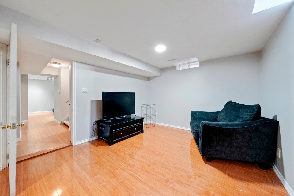 143 Rouge River Drive — photo 2 of 8