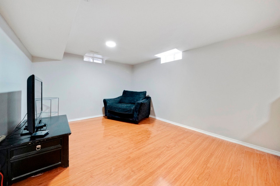 143 Rouge River Drive — photo 3 of 8
