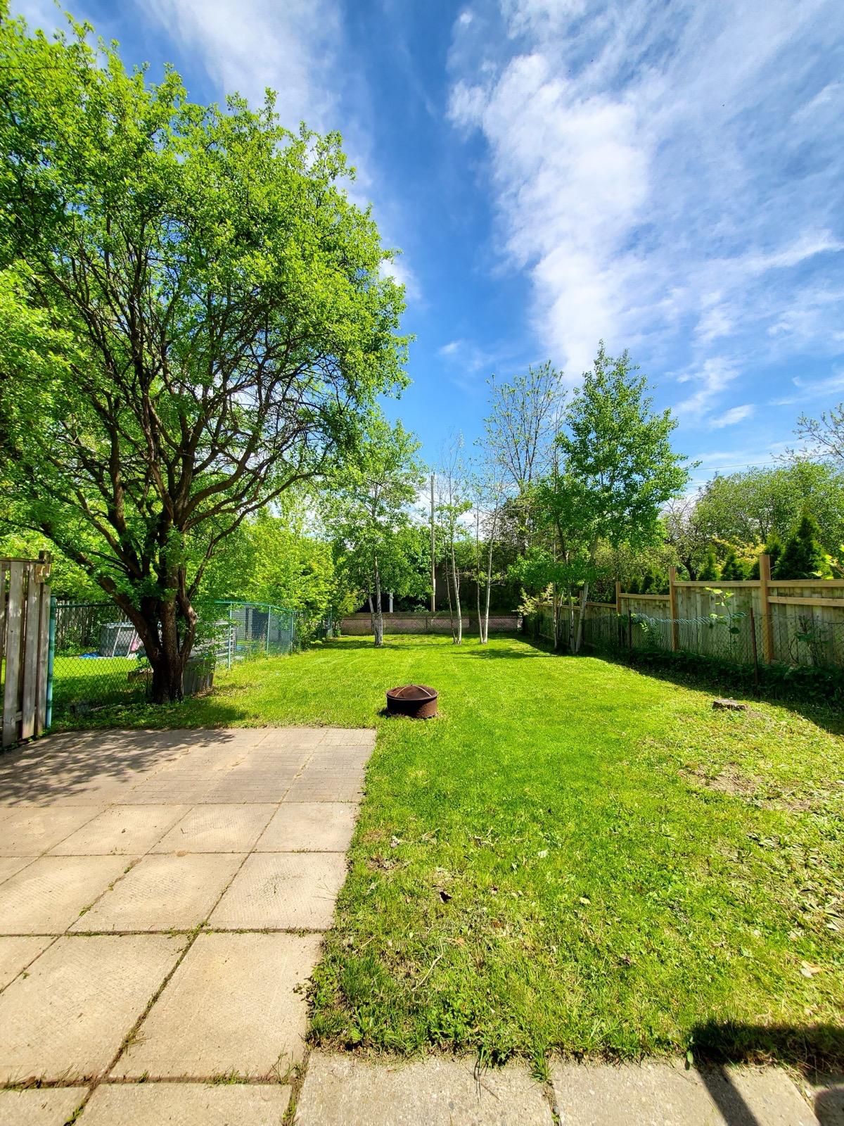 114 LILLIAN DR